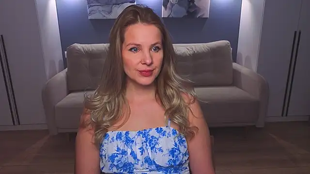 MelanieBennett online show from March 28, 6:14 am