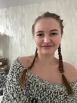 TesssaHart online show from March 2, 9:00 pm