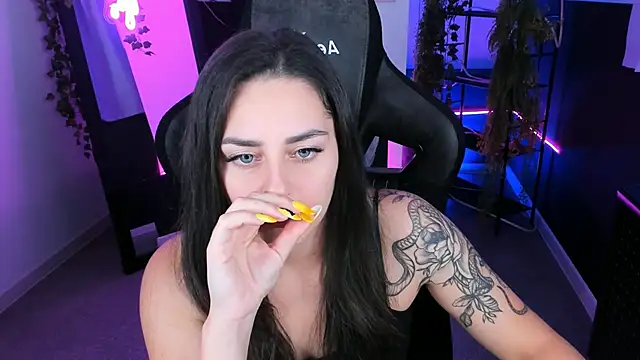 ValeriiMills online show from October 2, 5:05 pm