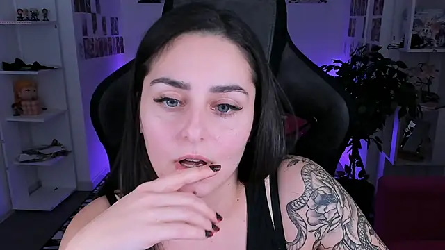 ValeriiMills online show from January 13, 2:43 pm