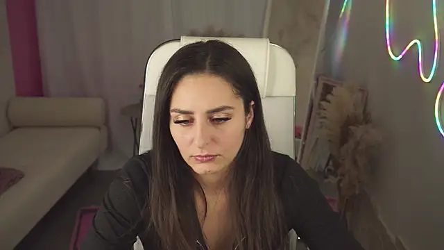 Snapshot of ValeriiMills chatting on November 11, 2:34 pm ValeriiMills online show from November 11, 2:34 pm