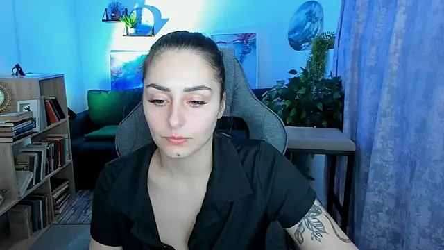 ValeriiMills online show from February 19, 2:58 pm