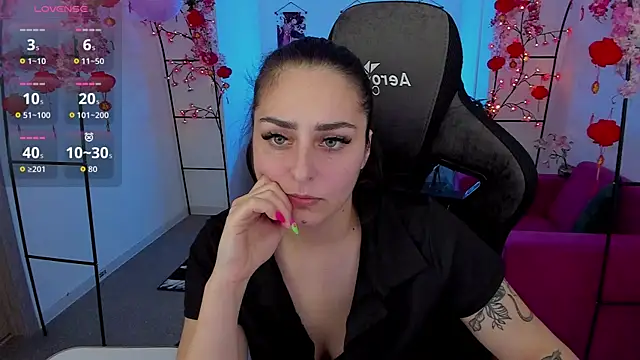 ValeriiMills online show from April 13, 3:16 pm