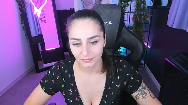 Snapshot of ValeriiMills chatting on November 5, 2:31 pm ValeriiMills online show from November 5, 2:31 pm