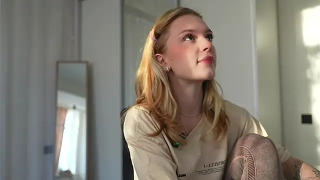 Cyberheart  online show from October 4, 2:07 pm