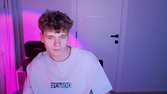 DanyDavis online show from March 30, 7:48 pm