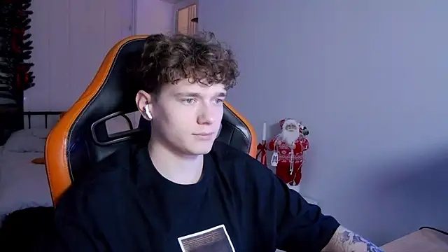 DanyDavis online show from December 5, 3:32 pm