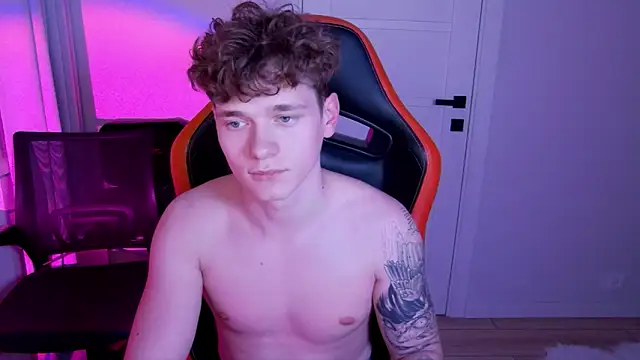 DanyDavis online show from March 29, 6:09 pm