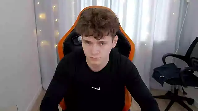 DanyDavis online show from April 10, 8:54 am