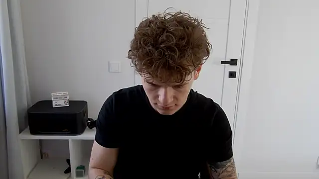 DanyDavis online show from April 2, 9:27 am