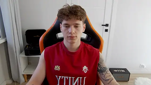 DanyDavis online show from March 23, 6:46 am