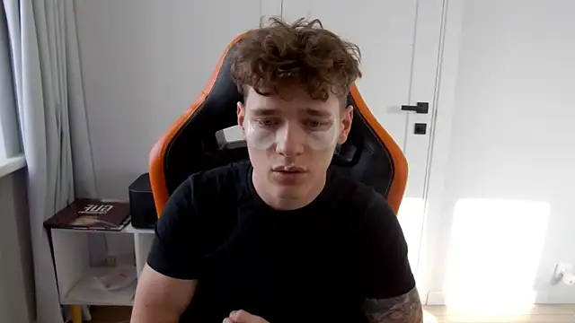 DanyDavis online show from March 4, 8:55 am