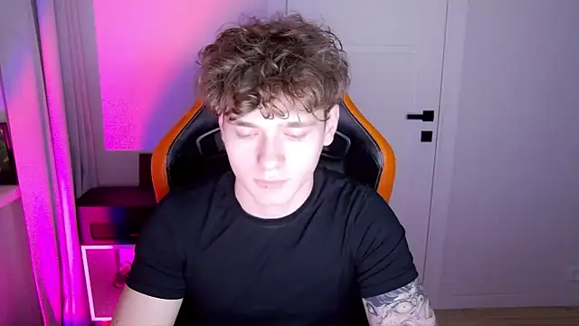 DanyDavis online show from January 11, 1:40 pm