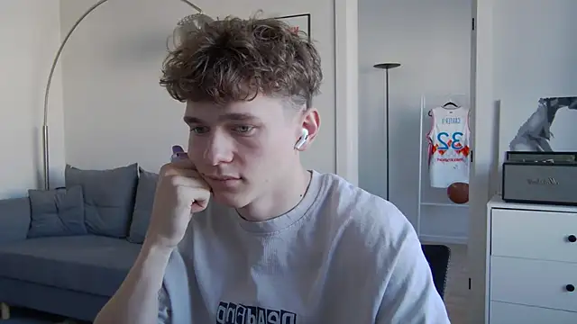 DanyDavis online show from May 7, 12:52 pm