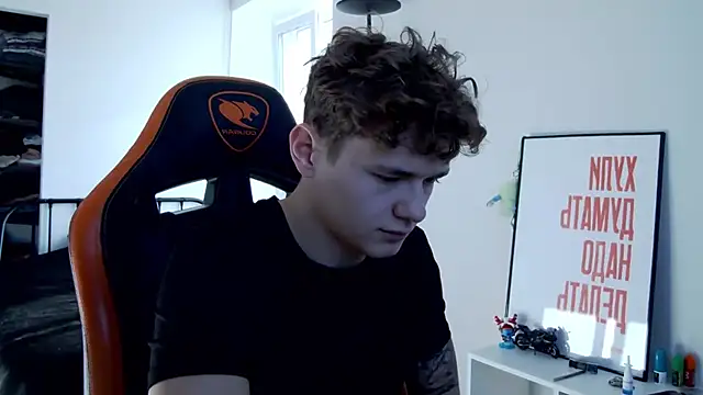 DanyDavis online show from October 7, 8:15 am