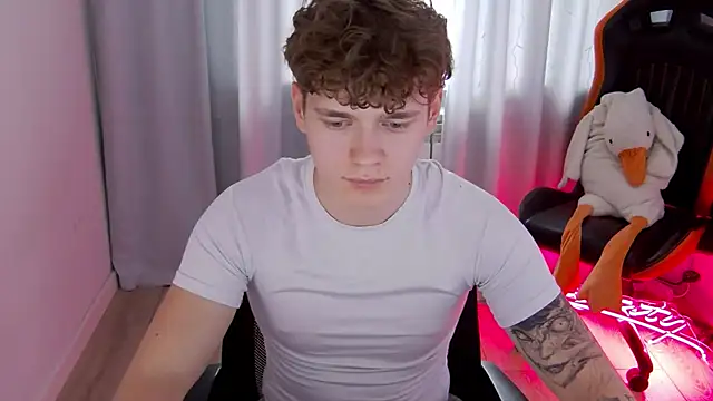 DanyDavis online show from April 17, 11:24 am