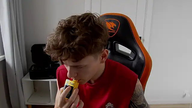 DanyDavis online show from March 21, 7:42 am