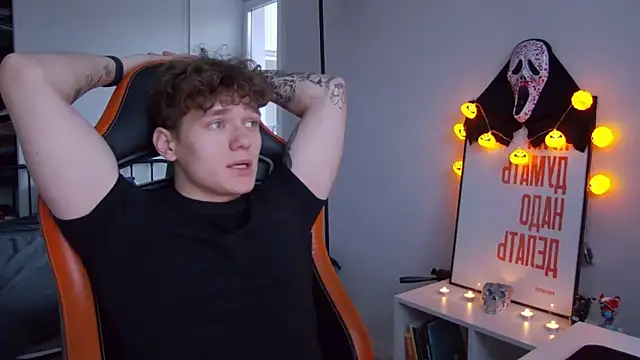 DanyDavis online show from October 24, 12:15 pm