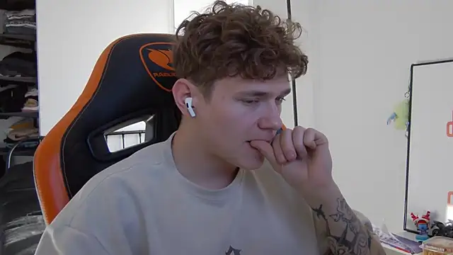 DanyDavis online show from October 8, 8:16 am