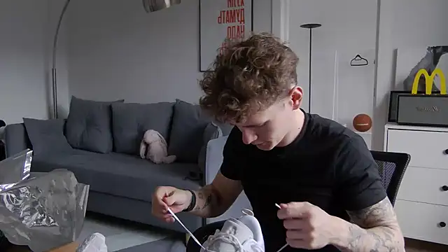 DanyDavis online show from May 26, 12:58 pm