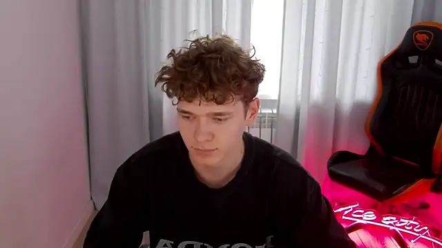 DanyDavis online show from April 18, 8:38 am