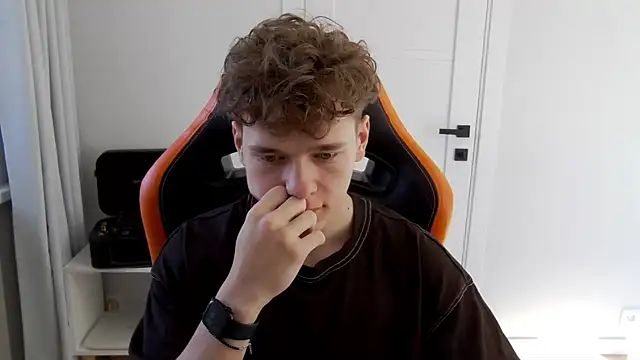 DanyDavis online show from March 24, 8:14 am