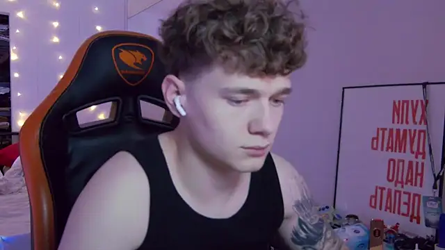 DanyDavis online show from November 11, 7:52 pm