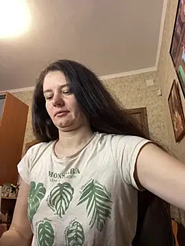 Snapshot of MariannaSida chatting on February 6, 8:21 am MariannaSida online show from February 6, 8:21 am