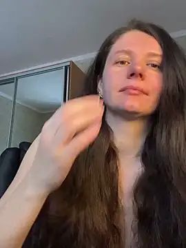 Snapshot of MariannaSida chatting on February 5, 8:32 am MariannaSida online show from February 5, 8:32 am