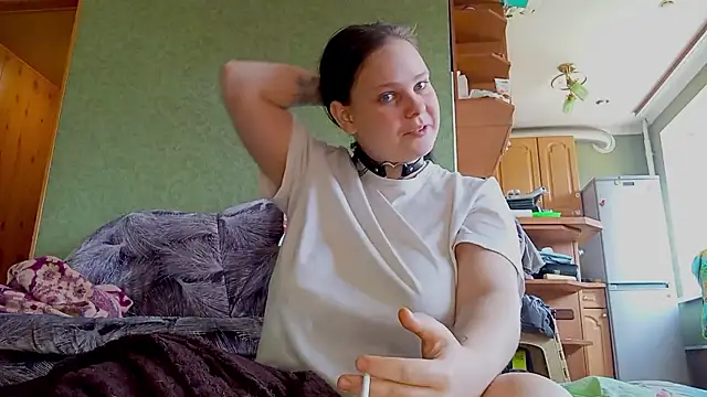 SweetPiggyx online show from April 17, 9:12 am