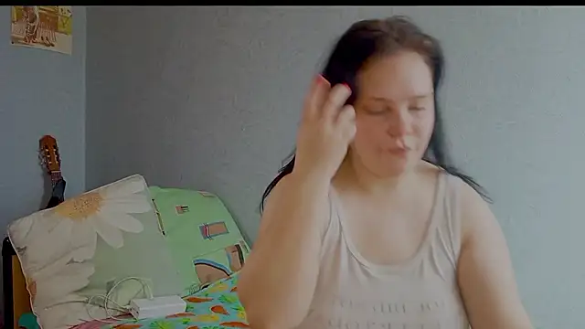 SweetPiggyx online show from March 26, 8:45 am