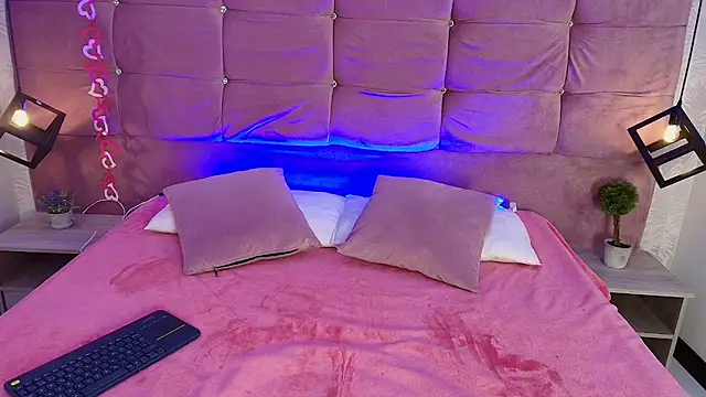 Jenna-Mitchell online show from October 8, 3:52 am