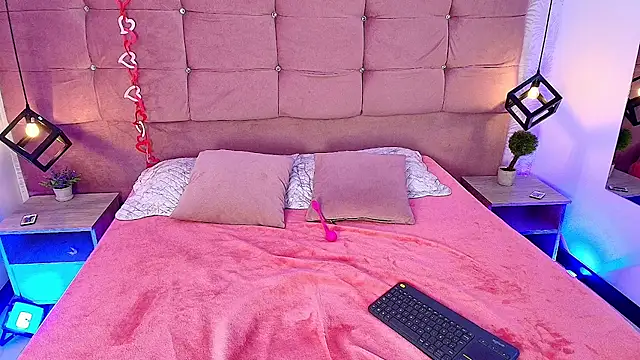 Jenna-Mitchell online show from December 3, 3:40 am