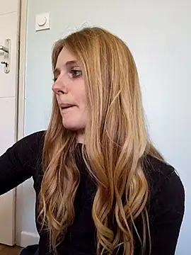 tuny x online show from March 25, 1:54 pm