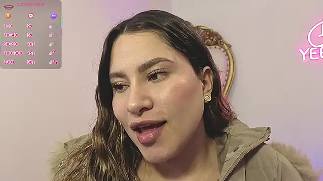 Snapshot of saaya_tay chatting on November 8, 3:21 am saaya tay online show from November 8, 3:21 am