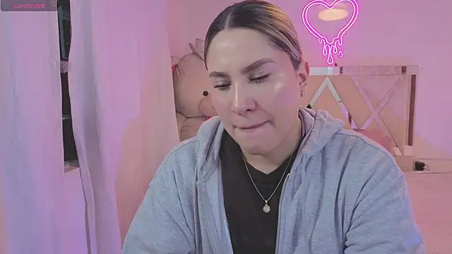 saaya tay online show from February 25, 3:18 am