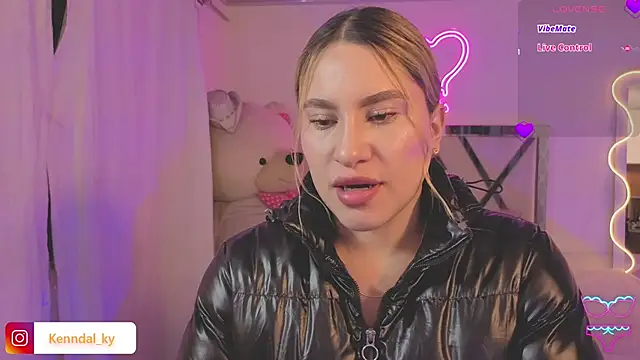 saaya tay online show from February 19, 3:14 am