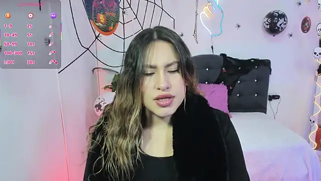 Snapshot of saaya_tay chatting on October 29, 3:05 am saaya tay online show from October 29, 3:05 am