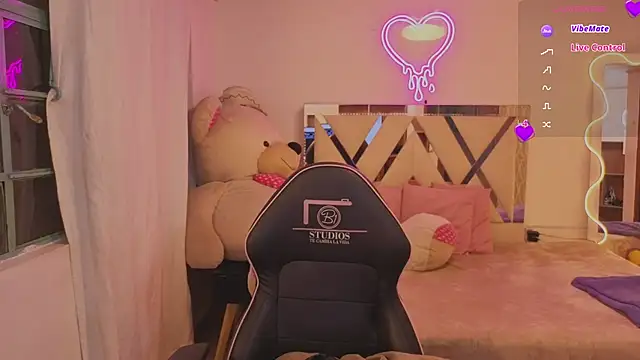 saaya tay online show from February 12, 3:06 am