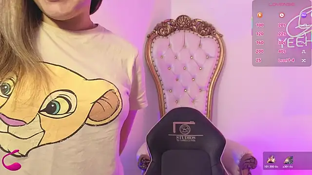 Snapshot of saaya_tay chatting on November 19, 3:28 am saaya tay online show from November 19, 3:28 am