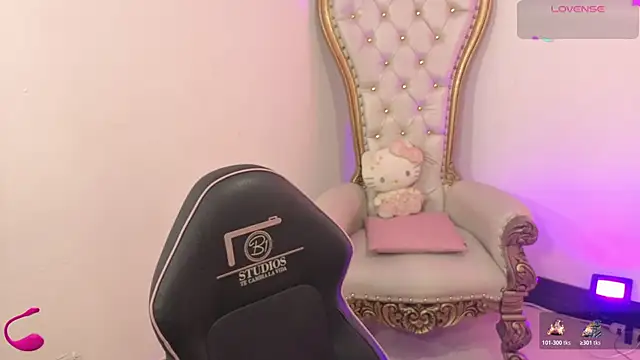 Snapshot of saaya_tay chatting on November 21, 3:16 am saaya tay online show from November 21, 3:16 am