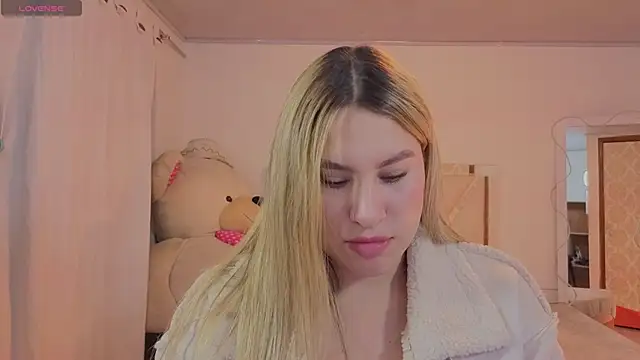 saaya tay online show from February 11, 3:06 am