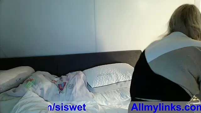 siswett online show from December 5, 1:10 pm