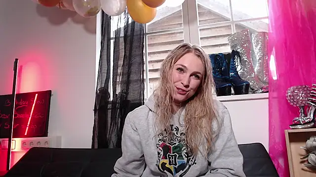 siswett online show from March 14, 2:08 pm