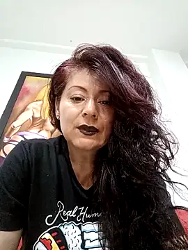 lunadicty online show from February 12, 11:48 pm