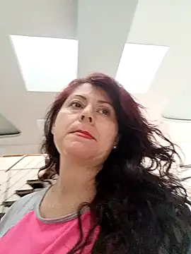 lunadicty online show from February 8, 8:39 pm