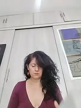 lunadicty online show from May 24, 8:42 pm