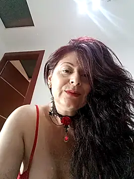 lunadicty online show from December 4, 11:26 pm