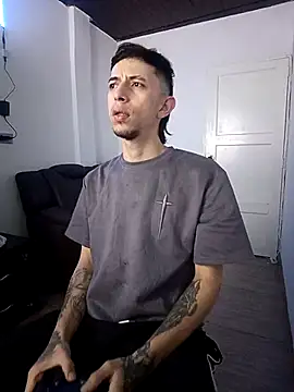 Snapshot of Chris__Jones chatting on December 16, 6:56 pm Chris Jones online show from December 16, 6:56 pm