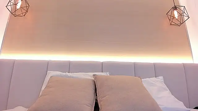 FreyaZimmerman  online show from February 17, 7:55 pm